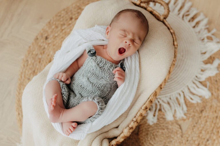 Wann ist der richtige Zeitpunkt für ein Newbornshooting?