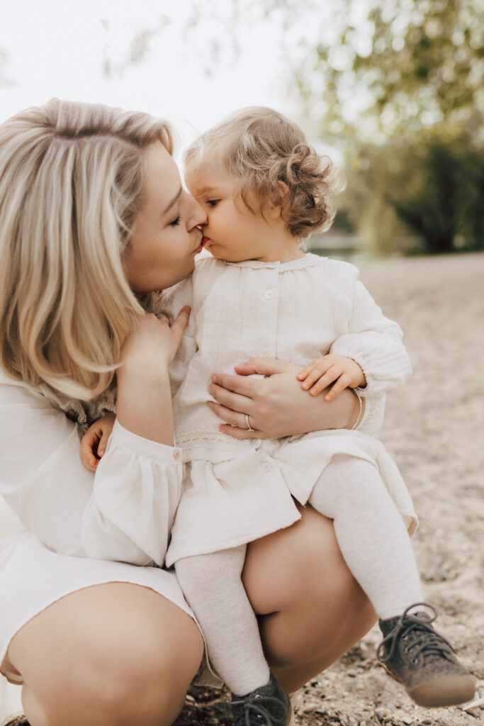 Mama und Kind bei Familienshooting in R&ouml;merberg