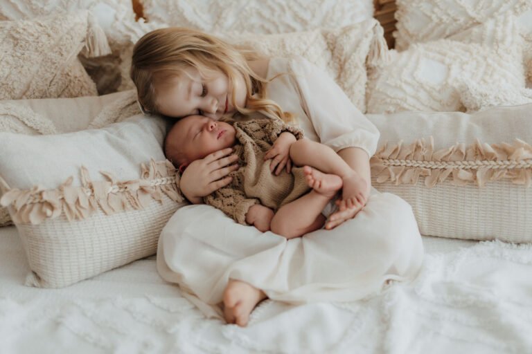 Babyshooting mit Geschwisterkinder